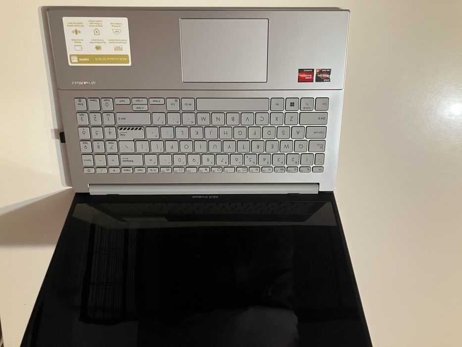 Sprzedam latop Asus Vivobook