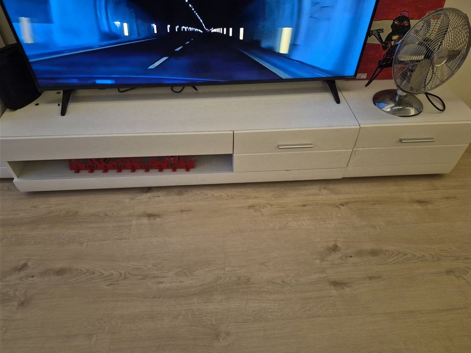Meble pod telewizor