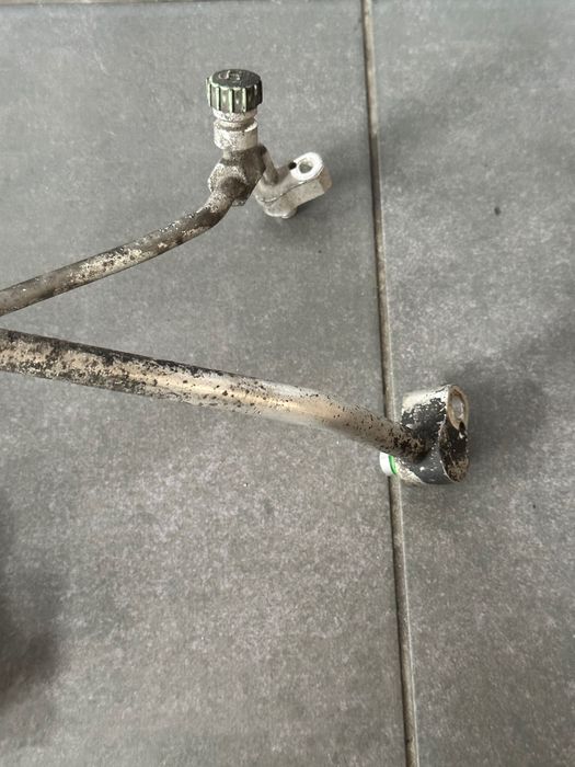 Трубки кондиціонера Hyundai H200,H100 1.2.5 TD 4D56 1997-2007 p.