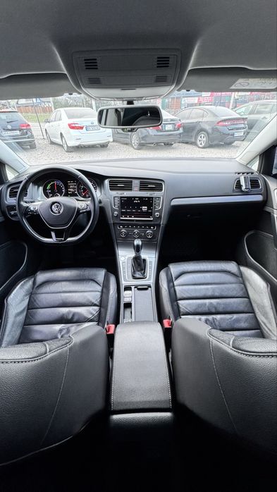 Volkswagen E-Golf Фольксваген Е-Гольф 2016 р 24 кВт ЗАПАС ХОДУ 120 км.