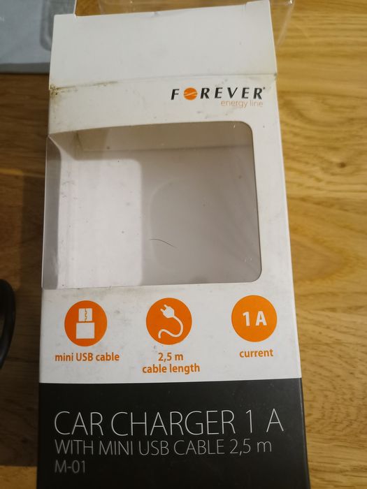 Ładowarka samochodowa do telefonów