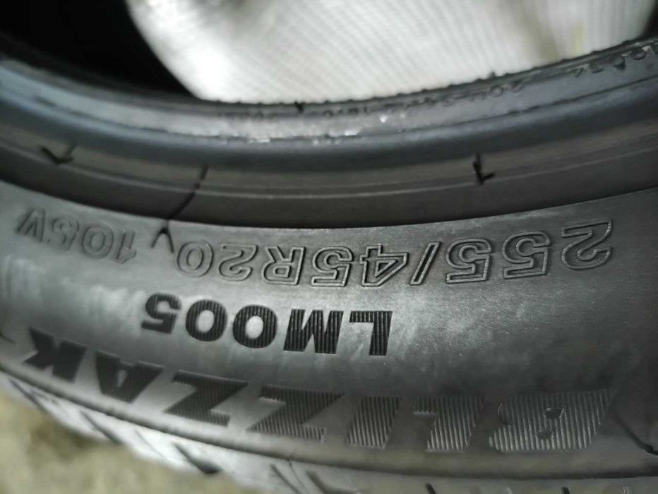 *Шини Bridgestone 255/45R20. 4шт. Зима 2023р (0754)