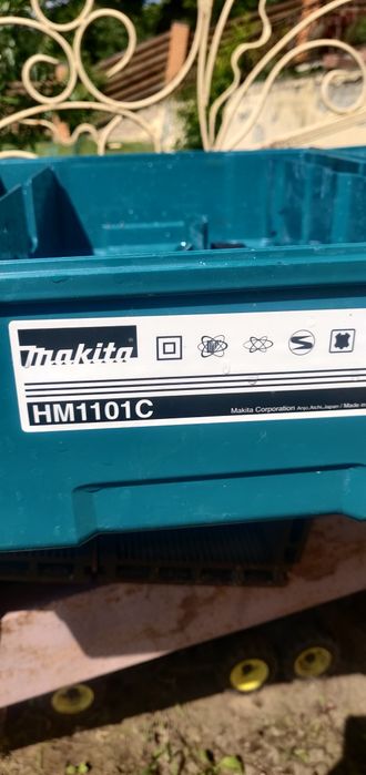 Відбійний молоток Makita HM 1101 C