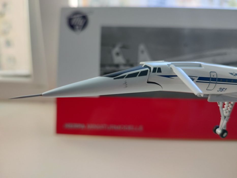 Металева модель літака Ту-144, масштаб 1:200