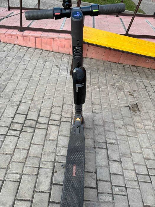 Електросамокат Segway Ninebot E45E