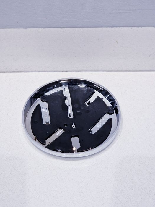 NOWY emblemat, logo Volkswagen Golf