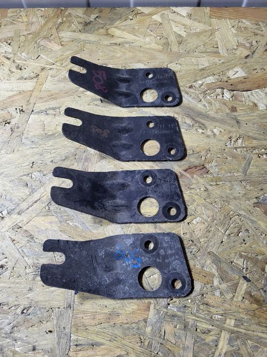 Mocowanie wspornik pasa przedniego Peugeot 508