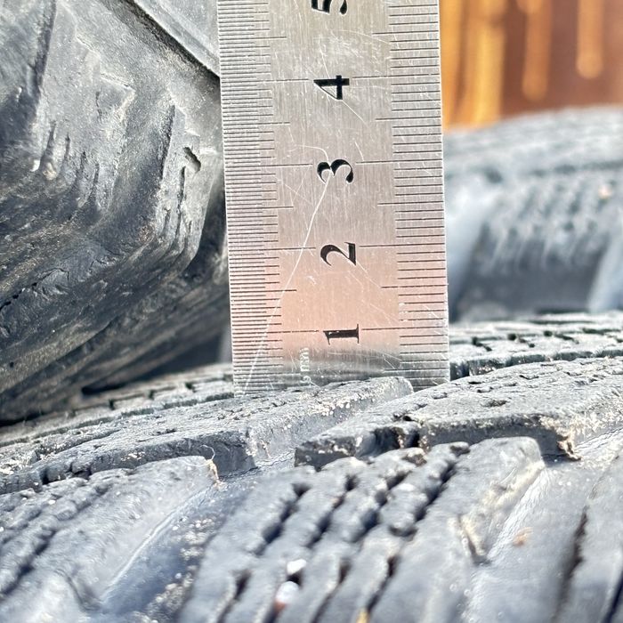 Шини зимові Kumho I'Zen KW22 235/60 R16