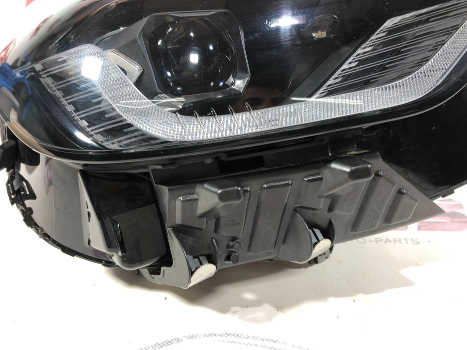 Farol Frente Otica BMW G42 SERIE 2 Direito Original