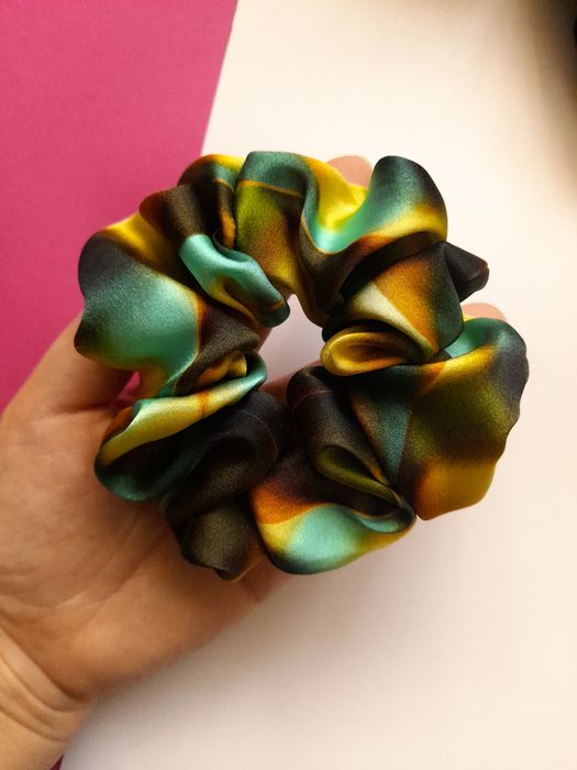 4 jedwabne scrunchie zielony turkus