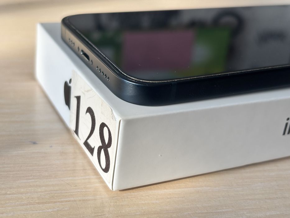 Продам iphone 13 midnight