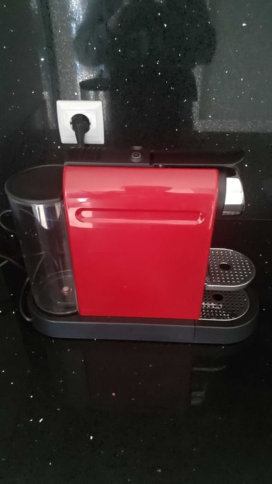 Nespresso CitiZ Cherry Red - Como NOVA