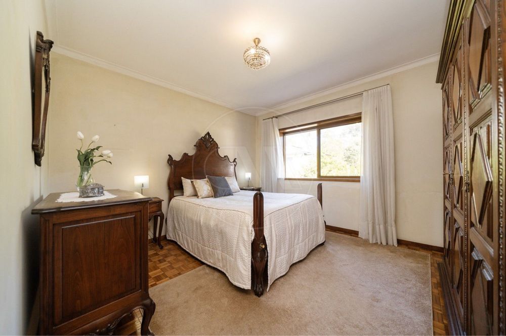 Mobília de Quarto Completa em Madeira Maciça - Estilo Clássico Luís XV / 6 Peças - Excelente Estado - Brag