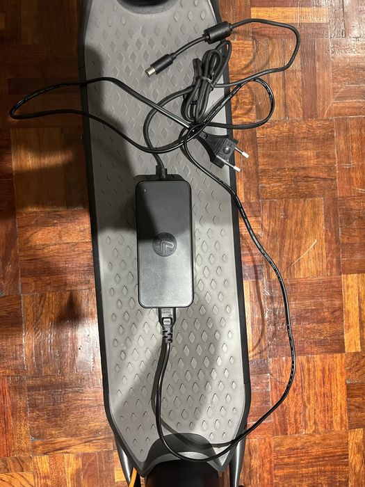 Ninebot F40 | Excelente Estado | 1053,1 km | Caixa + Fatura |