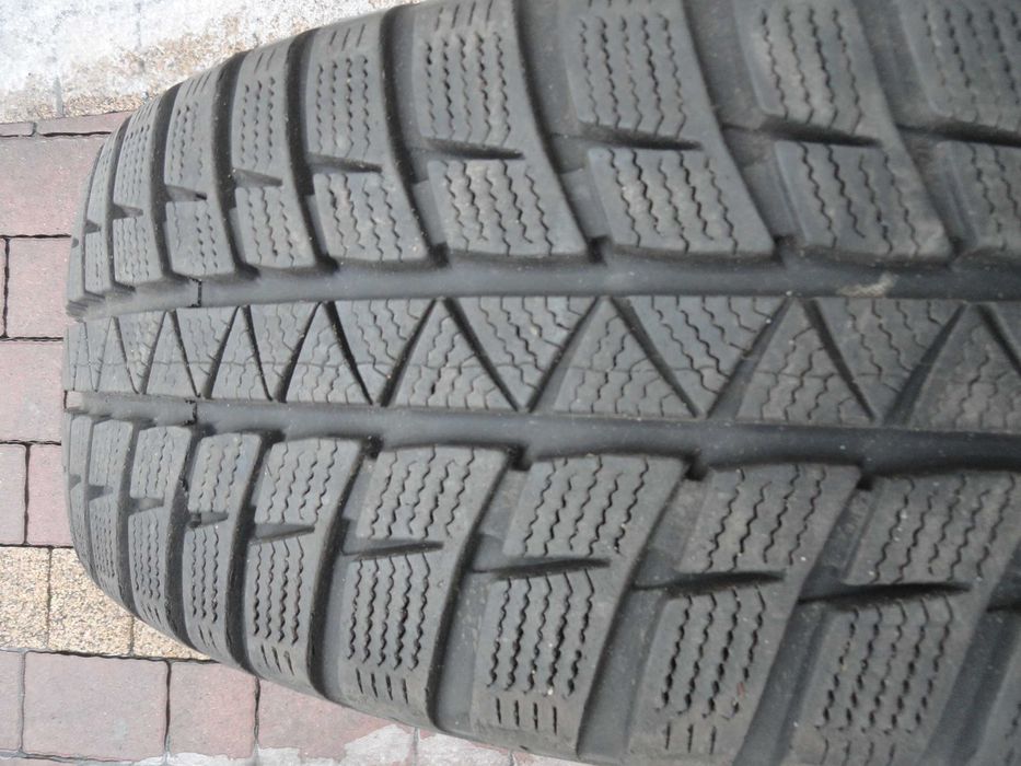 225/65R17 Falken Komplet 4 sztuki ZIMA