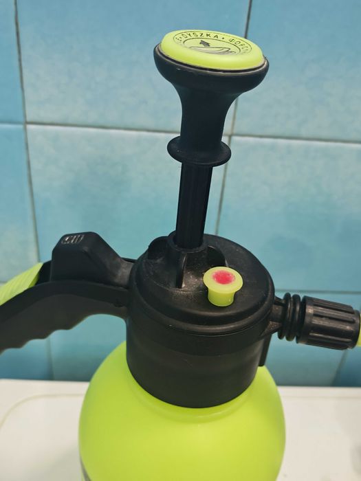 Ручной помповый опрыскиватель ( лопнула бутылка) пульверизатор, брызг