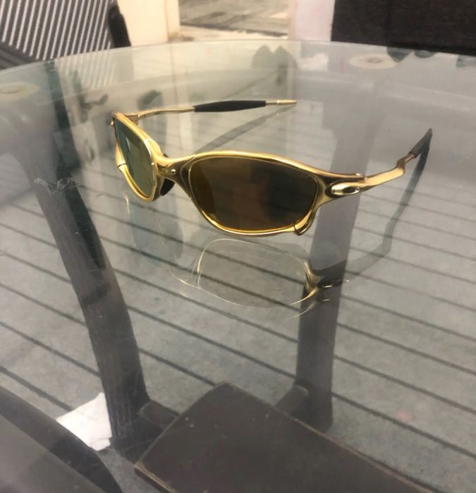 Gold óculos modelo Oakley novo