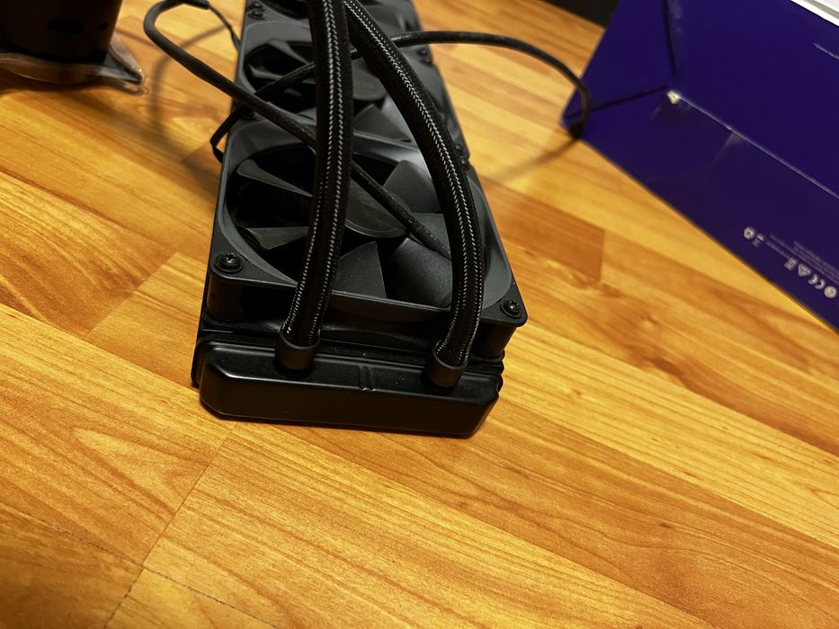 Система водяного охолодження NZXT Kraken Z73