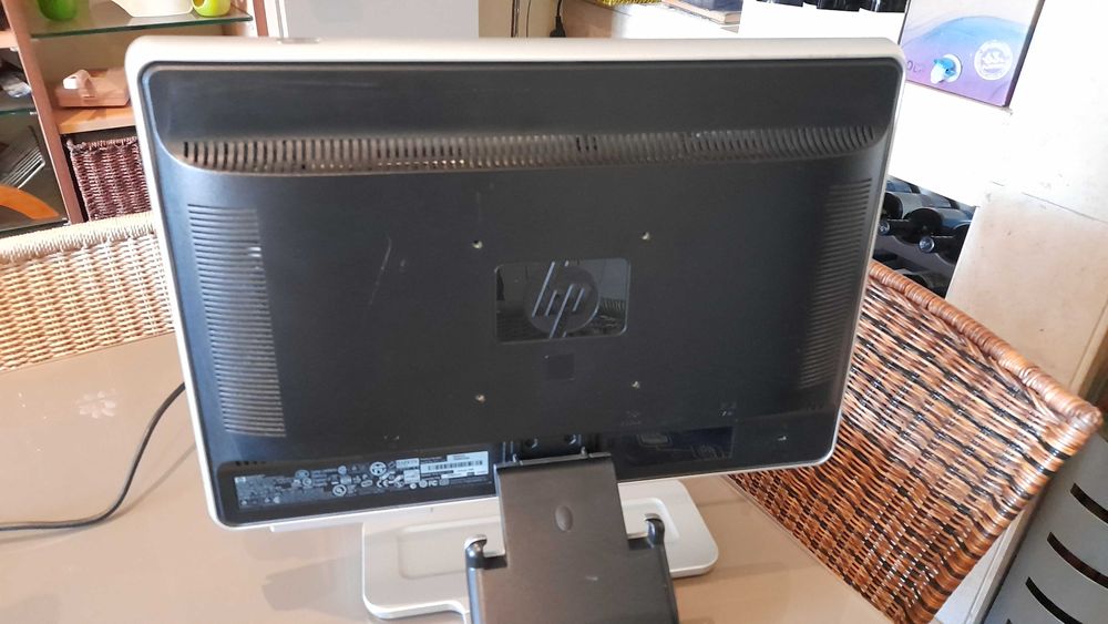 HP 19" Monitor, Model W197V64552792627970122
