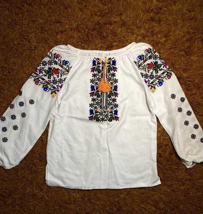 Вишиванка, з різнокольровою вишивкою, розмір S/M