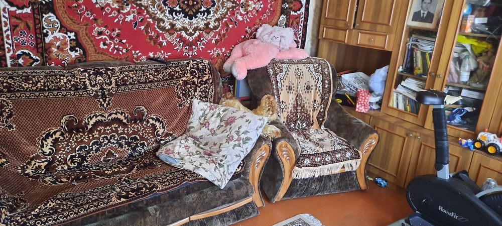 Продам  мебель  диван  два  кресла  состояние  рабочее