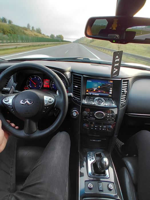 INFINITI FX30 D SPORT PREMIUM przebieg 185 tys