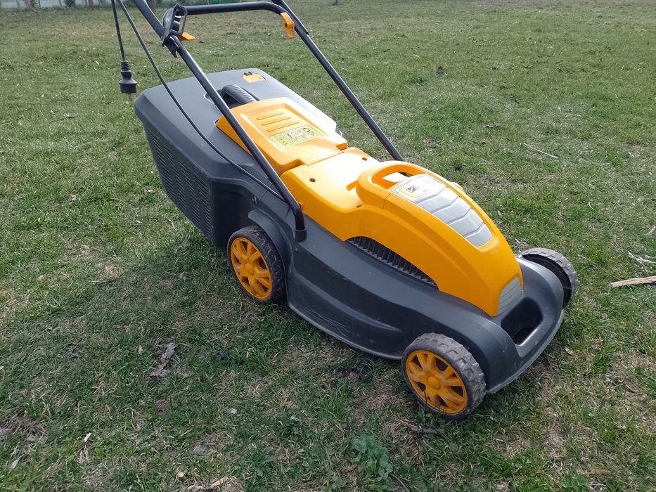 Kobieca lekka sprawna kosiarka elektryczna