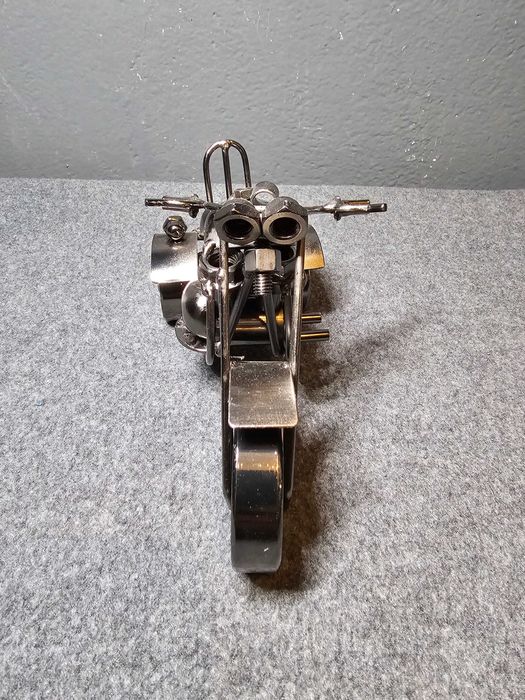 Motocykl metalowy typu chopper
