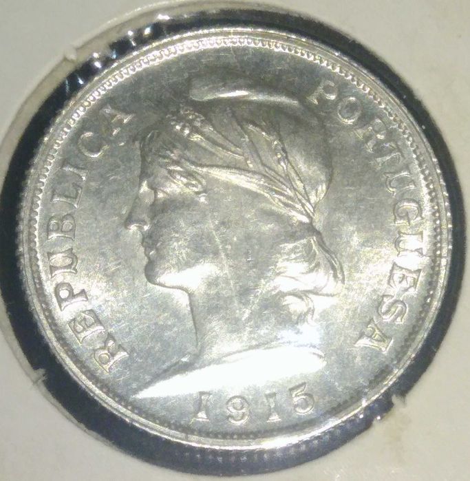 Moedas de 100 reis 1910 D. Manuel ll e 10 centavos 1915 bela prata