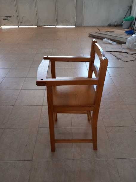 cadeira de refeições á mesa para criança  (pf ver todas as fotos)