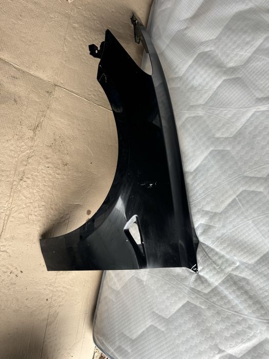 Крила ліві tesla model 3