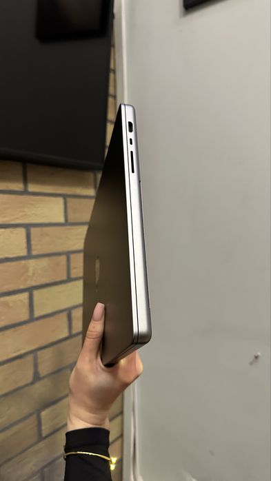 Used MacBook Pro 16 M1 Pro 16 / 512Gb Space Gray