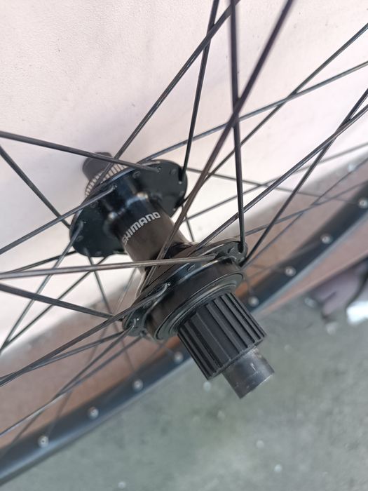 Колесо  заднее 27,5 Shimano Deore  Center Lock