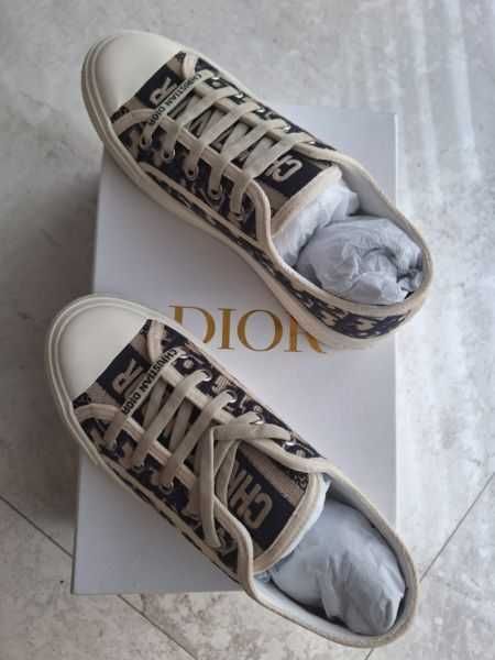 Trampki r.35-45 nowe