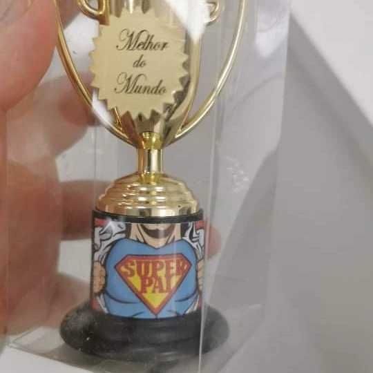 mini trofeu ideal para dia do pai
