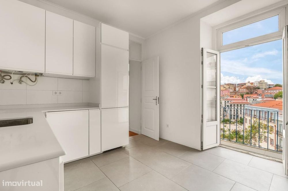 Apartamento T3 + 1, Castelo, Lisboa
