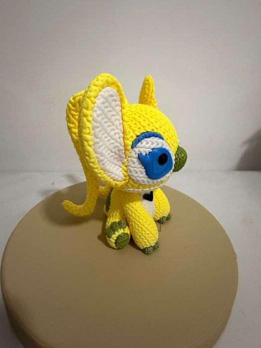 Figura 3D Inspirada no Stitch – Efeito Croché Amarelo