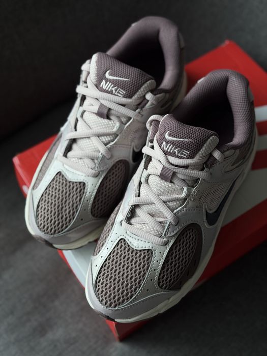 Кросівки Nike v5 runner 38.5, 37.5