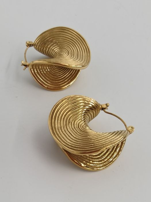 Modne kolczyki koszyczku biżuteria na wiosnę