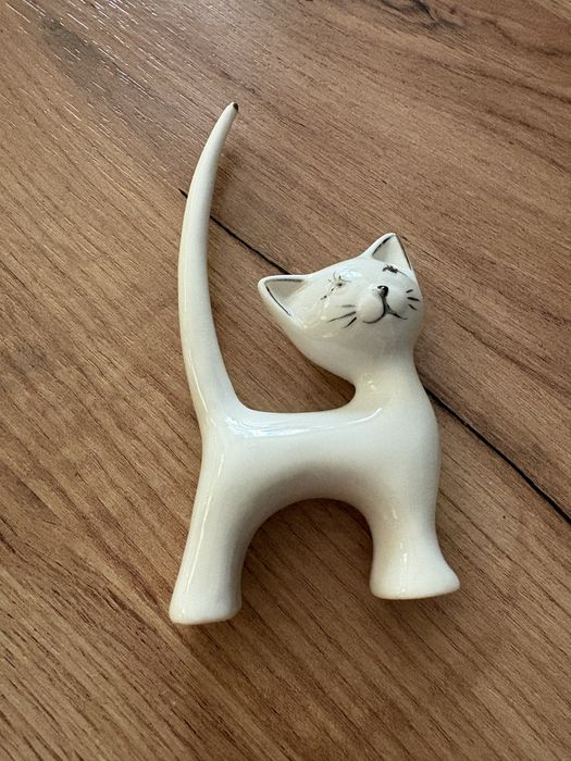Urocza figurka kota