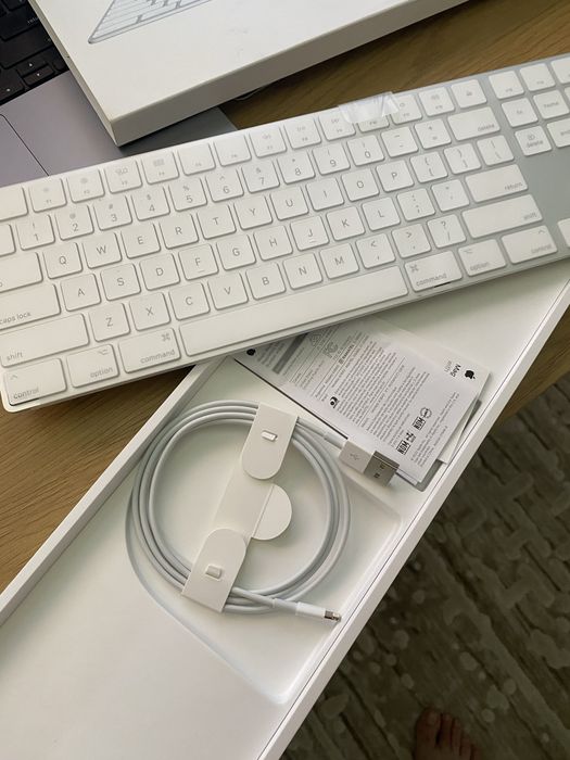 Apple Magic Keyboard (як нова)