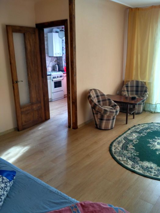 здам двохкімнатну квартиру подобово погодинно