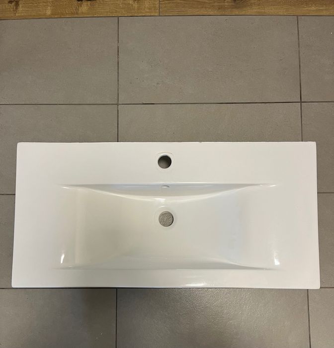 Sprzedam umywalkę 81cmx39cmx17cm stan bardzo dobry