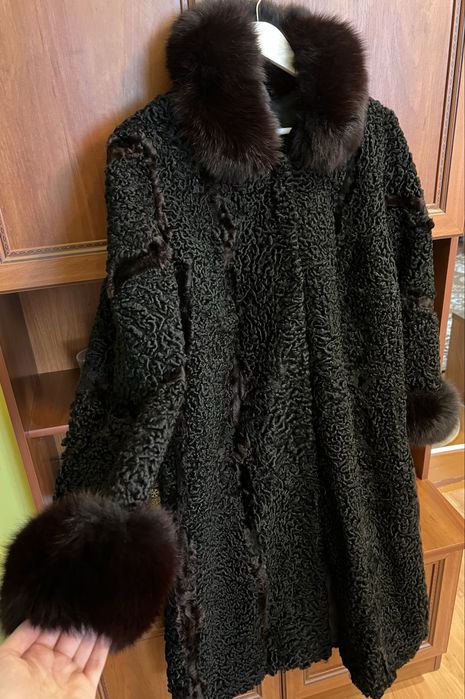 Каракулева шуба  Рукава натуральний песець