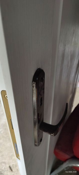 Skrzydła drzwi białe lewe  z okuciami z zamkami 100