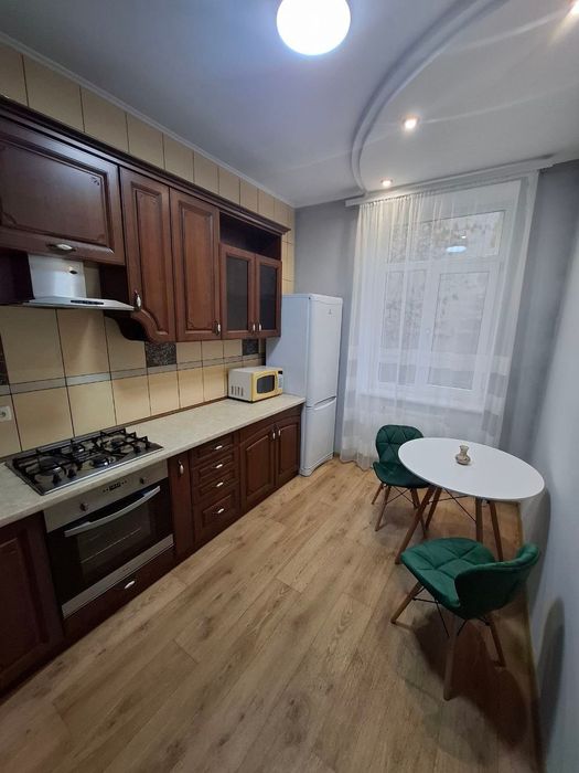 Здам хорошу 1 кімнатну квартиру на Виставці!