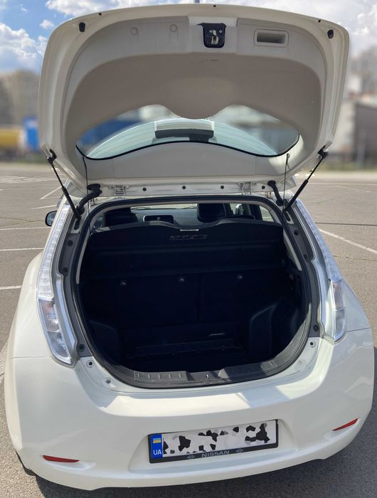 Nissan Leaf 2015 SL - не биток!