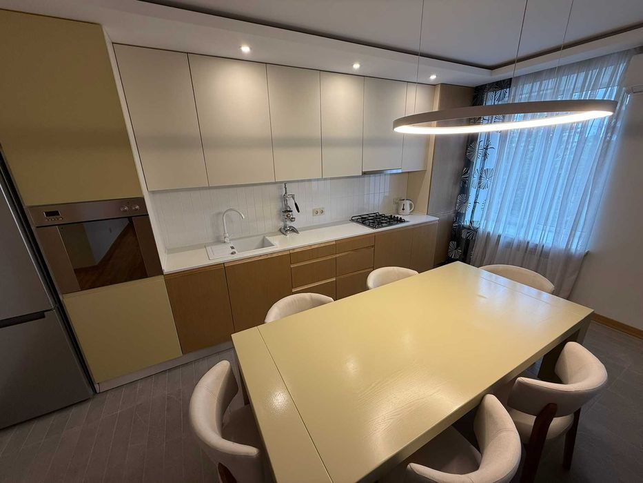 ‼️Центр‼️ 3 кімнатна квартира-студія, 87 м², топова локація