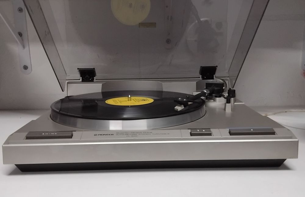 PIONEER gira-discos PL-640