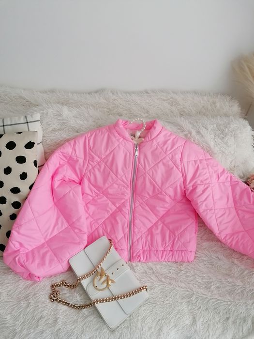 Różowa kurtka bomberka wiosenna